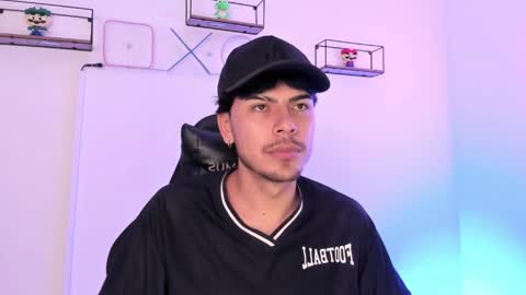 Snapshot of izack_01 chatting on 04/15/26, 05:09 izack_01 online show from 04/15/26, 05:09