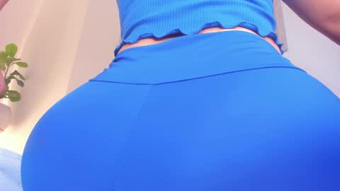 Iza online show from 01/15/25, 05:08