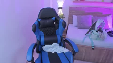 Iza online show from 09/15/25, 01:11