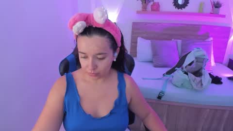 Iza online show from 09/18/25, 01:13