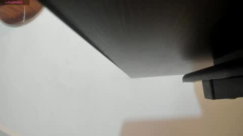 izelevans online show from 04/10/26, 09:58