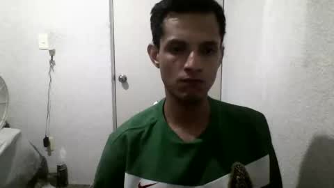 Snapshot of izmaelr chatting on 04/09/26, 08:42 Jonathan online show from 04/09/26, 08:42