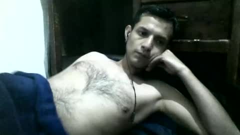 Snapshot of izmaelr chatting on 04/12/26, 07:57 Jonathan online show from 04/12/26, 07:57