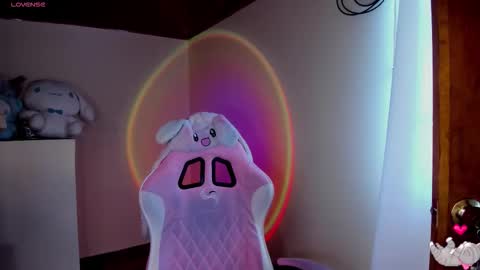 Hi dont forget to follow me on Instagram  so you can hear from me when Im not online. online show from 02/19/26, 08:05