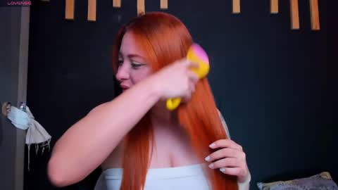 hot izys online show from 04/26/26, 07:06