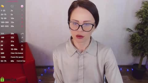 Queen of nylon  Victoria online show from 02/19/26, 05:03