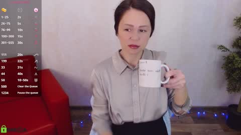 Queen of nylon  Victoria online show from 02/24/26, 05:16