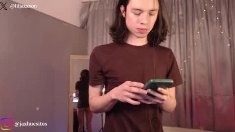 Hey im Jaxxxon check my info     online show from 05/01/26, 01:26