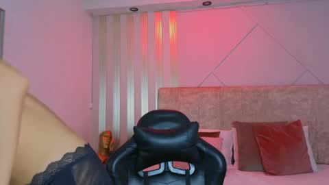 j_belle_ online show from 04/09/26, 01:49