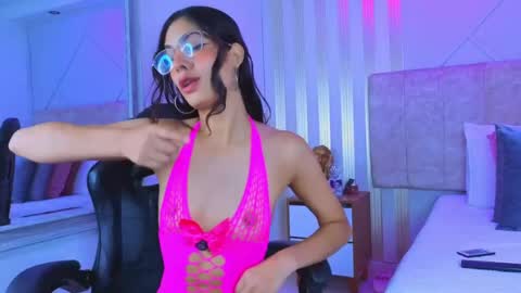 j_belle_ online show from 04/21/26, 12:11