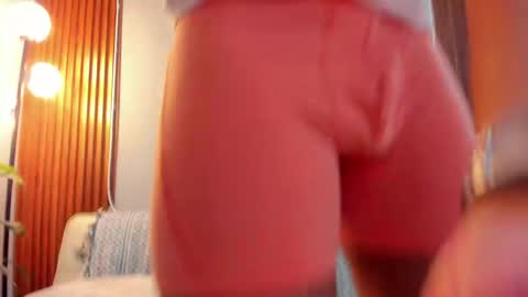 Calix  Independient model Insta and twt Calixsnake online show from 04/15/26, 11:38