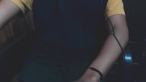 Snapshot of j_castello chatting on 12/24/24, 06:28 J online show from 12/24/24, 06:28