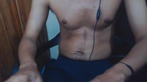 Snapshot of j_castello chatting on 01/22/25, 06:20 J online show from 01/22/25, 06:20