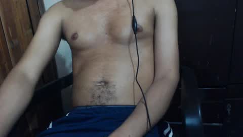 Snapshot of j_castello chatting on 03/07/25, 01:20 J online show from 03/07/25, 01:20