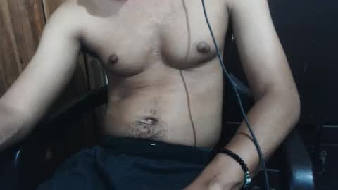 Snapshot of j_castello chatting on 12/04/25, 02:10 J online show from 12/04/25, 02:10