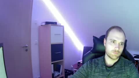 here4y online show from 02/17/25, 06:04