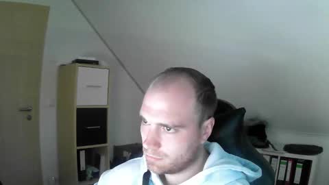 here4y online show from 10/01/25, 08:42