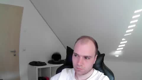 here4y online show from 04/01/26, 05:52