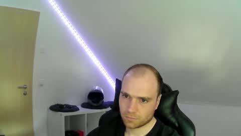 here4y online show from 04/05/26, 11:18