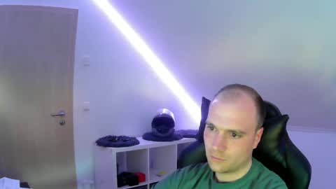 here4y online show from 04/14/26, 05:41