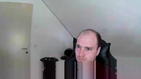 Snapshot of j_german783377 chatting on 05/19/26, 10:21 here4y online show from 05/19/26, 10:21