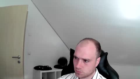 Snapshot of j_german783377 chatting on 05/24/26, 06:18 here4y online show from 05/24/26, 06:18