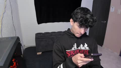 Snapshot of j_u_p_i_t_e_r chatting on 12/04/24, 11:30 Noah online show from 12/04/24, 11:30