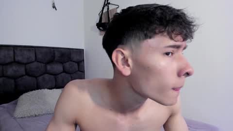 Snapshot of j_u_p_i_t_e_r chatting on 01/14/25, 03:26 Noah online show from 01/14/25, 03:26