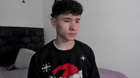 Snapshot of j_u_p_i_t_e_r chatting on 01/17/25, 12:31 Noah online show from 01/17/25, 12:31