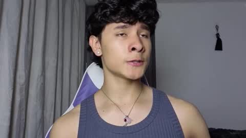 Snapshot of j_u_p_i_t_e_r chatting on 10/13/25, 05:24 Noah online show from 10/13/25, 05:24