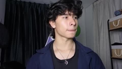 Snapshot of j_u_p_i_t_e_r chatting on 01/05/26, 11:52 Noah online show from 01/05/26, 11:52