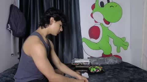 Snapshot of j_u_p_i_t_e_r chatting on 01/07/26, 01:46 Noah online show from 01/07/26, 01:46