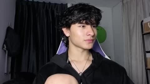 Snapshot of j_u_p_i_t_e_r chatting on 01/08/26, 11:12 Noah online show from 01/08/26, 11:12