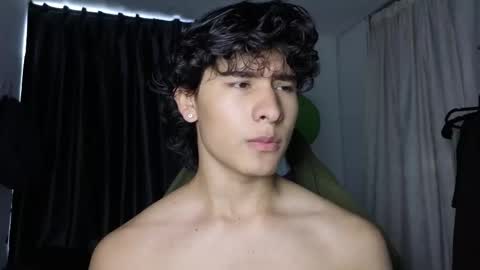 Snapshot of j_u_p_i_t_e_r chatting on 02/05/26, 03:49 Noah online show from 02/05/26, 03:49