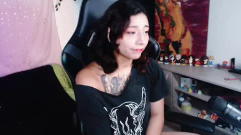 jade 18  online show from 02/11/26, 05:34