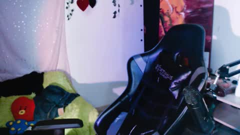 jade 18  online show from 03/01/26, 04:14