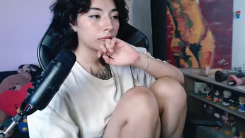 jade 18  online show from 04/15/26, 02:02