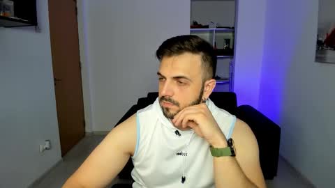 Snapshot of jace_thorne chatting on 10/21/25, 07:03 Jace online show from 10/21/25, 07:03