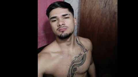 Snapshot of jack_hills2 chatting on 12/17/25, 01:17 online show from 12/17/25, 01:17