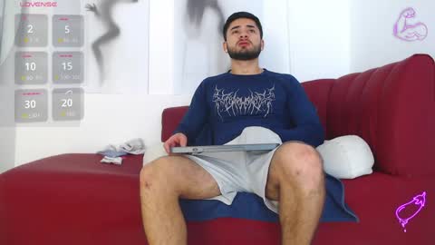 Snapshot of jack_hills2 chatting on 05/29/26, 12:47 online show from 05/29/26, 12:47