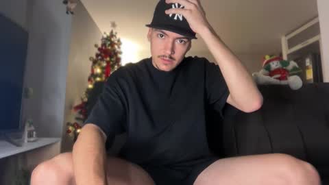 INDEPENDENT MODEL online show from 12/05/25, 09:51