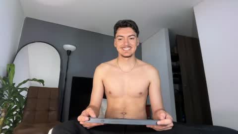 INDEPENDENT MODEL online show from 04/08/26, 10:37