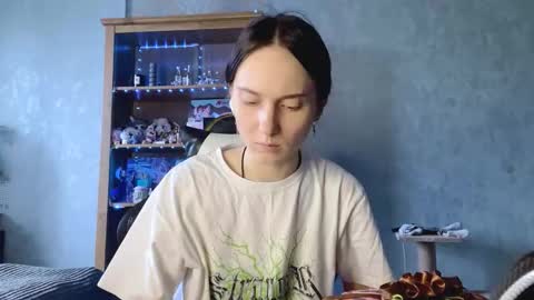 Snapshot of jackelineboldon chatting on 11/20/25, 06:24 Alice online show from 11/20/25, 06:24