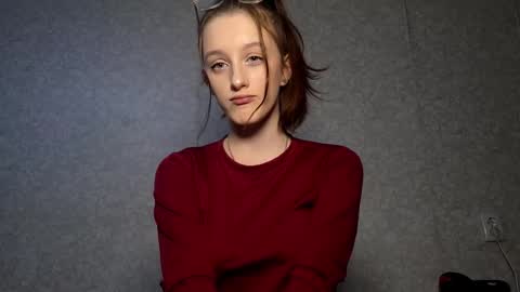 Lisa online show from 12/17/25, 11:49