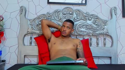 Snapshot of jackmacson chatting on 12/06/24, 01:29 jackmacson online show from 12/06/24, 01:29