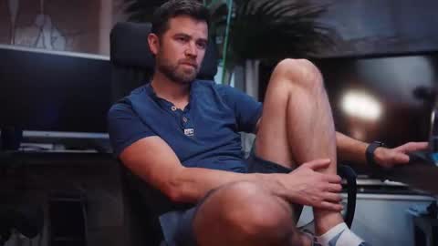 Snapshot of jackoffdude85 chatting on 11/19/25, 05:07 Colten Carter online show from 11/19/25, 05:07