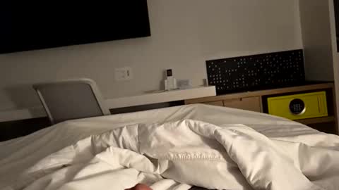 Snapshot of jackpowers33 chatting on 12/17/25, 03:29 Jack online show from 12/17/25, 03:29