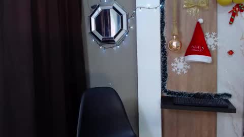 Snapshot of jackson_cr7 chatting on 12/19/25, 07:48 JAKSON online show from 12/19/25, 07:48