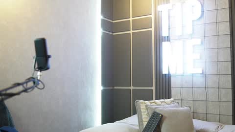 Jackson Bell online show from 02/05/25, 01:44