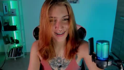 Linda Sofia help me get to 100 thumbs up online show from 12/12/24, 04:48